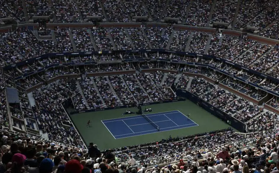 entit, 拖入抢七大, 角逐