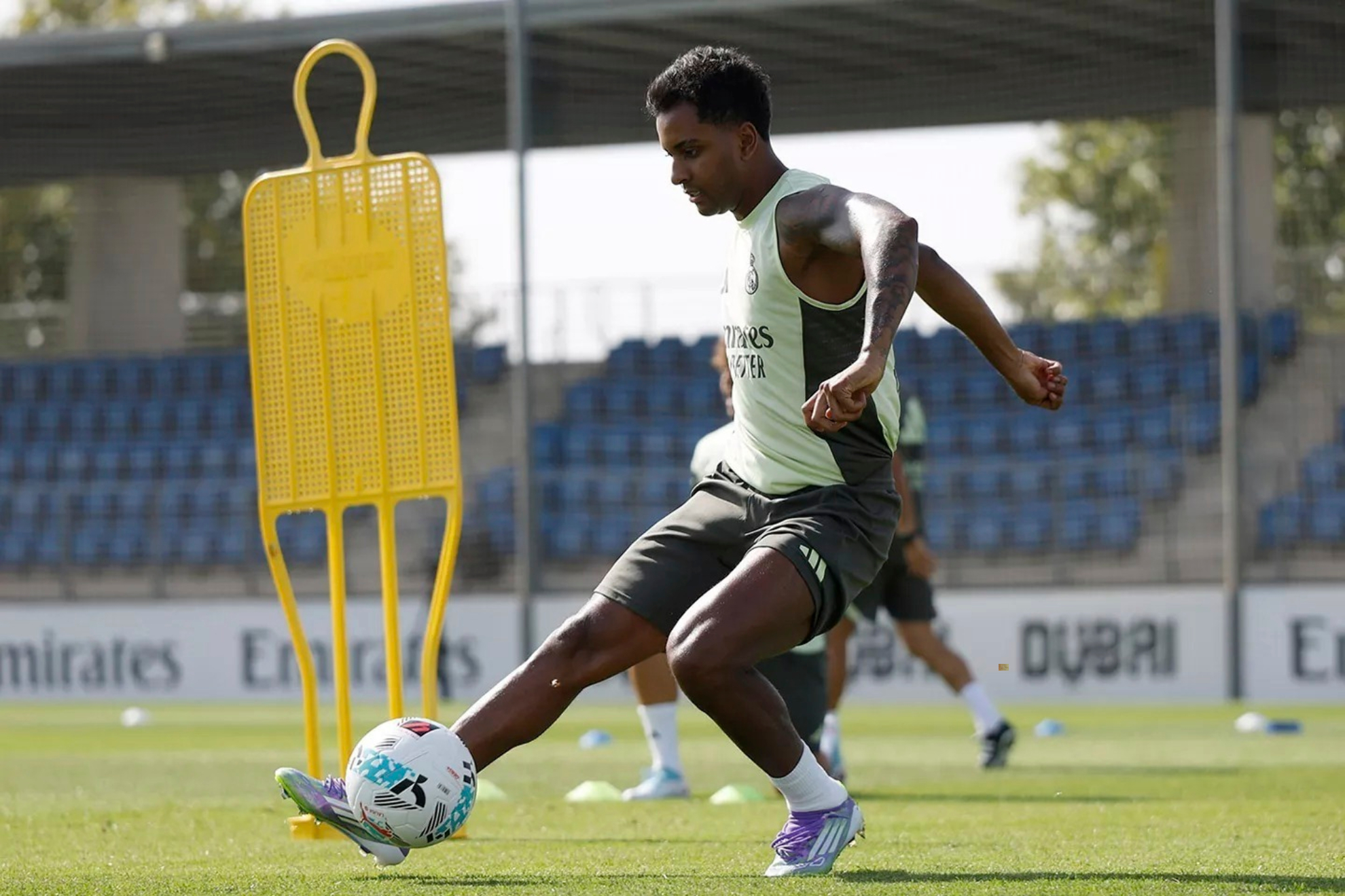 有两点从未, 马卡 有两点从未, 马卡