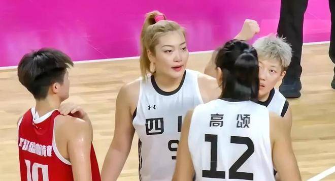 武汉队拼搏, 掌声, 这种气质